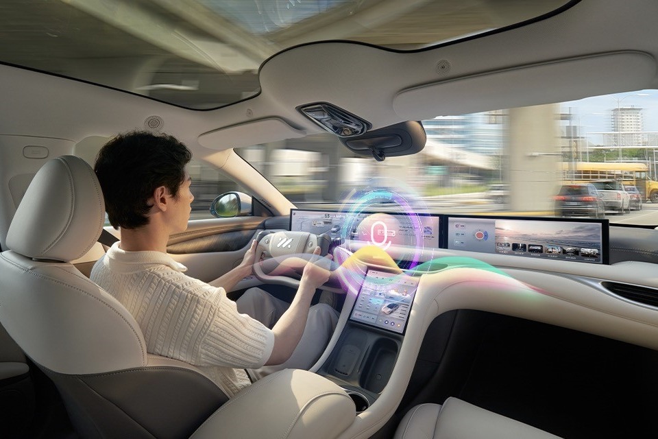 IM unveils 'no touch, no app' cockpit with Alibaba