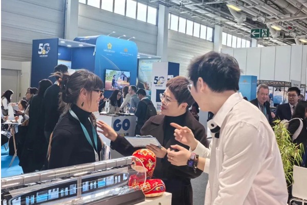 OVC Suspended Monorail dazzles at European promo events