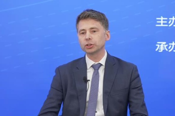 Deutsche Bank executive: Now is the time to invest more in China