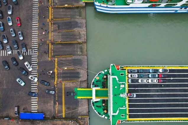 NEV boom prompts calls for refined petrochem exports