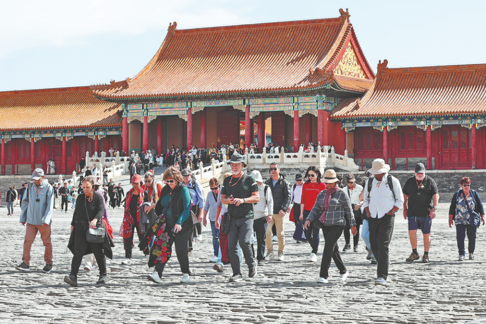 Chinese tourists redefine bucket list