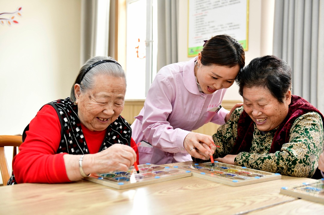 China to improve quality, expand capacity of 'silver economy' for elderly