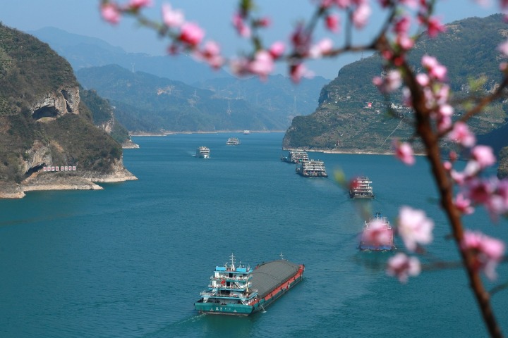 Spring navigation along Hubei's Three Gorges