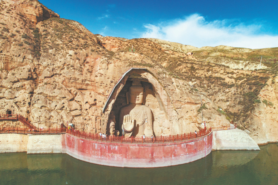 Buddha's gaze into eternity