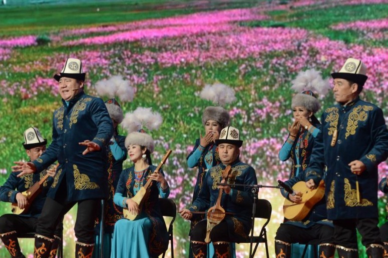 Xinjiang adopts regulation to protect Kirgiz epic storytelling
