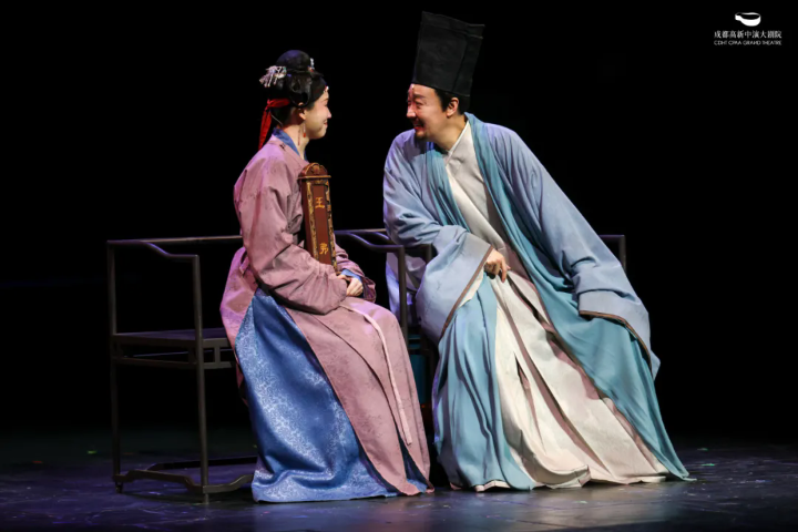 'Spring Dawn on Su Causeway' ignites Chengdu