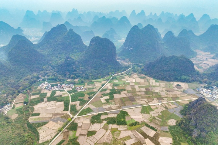 Idyllic springtime scenery in Guangxi