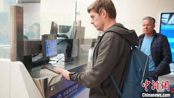 F1 teams enjoy faster, smarter entry at Hongqiao Immigration