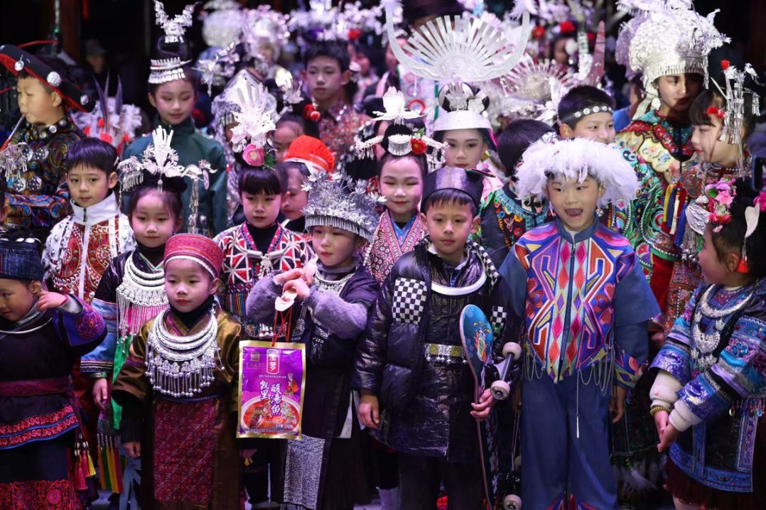 Ethnic cultures dazzle Beijing runway during China International Fashion Week