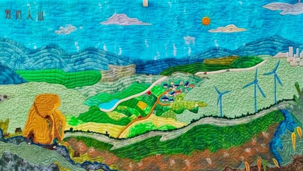 Weaving Ningbo's heritage: A patchwork masterpiece gains global recognition