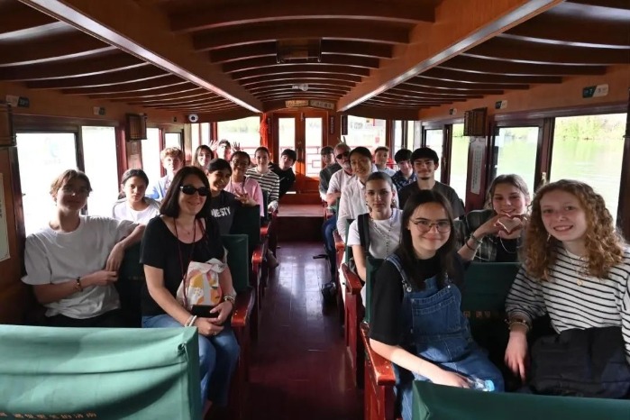 French students explore traditional Chinese culture in Jinan