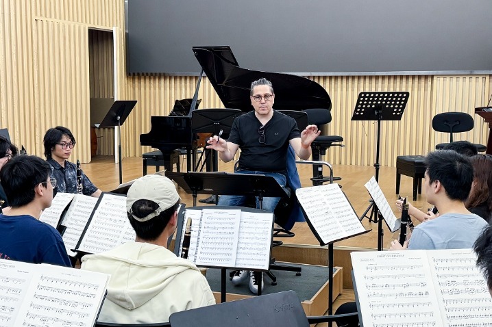 Zhejiang wind music festival opens with global flair