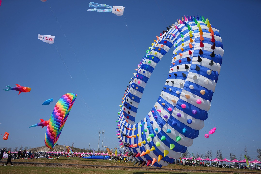 Kite festival in Weifang promotes Sino-foreign exchanges
