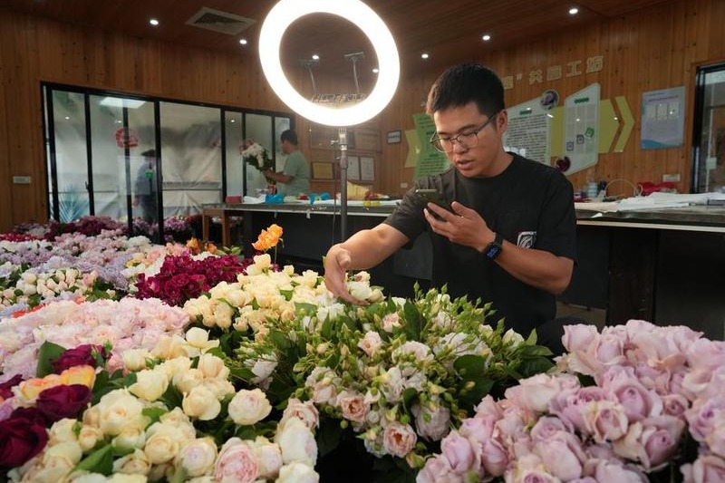 China urges financial sector to boost credit support for small businesses