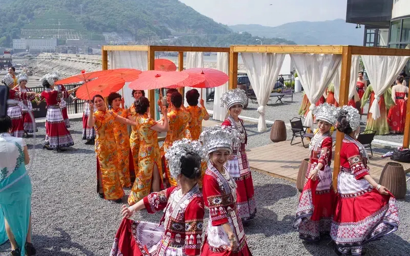 Zhejiang works up 2,400 May Day holiday offers