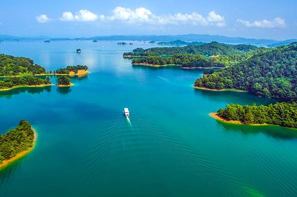 Wanlyu Lake Scenic Area, Guangdong province