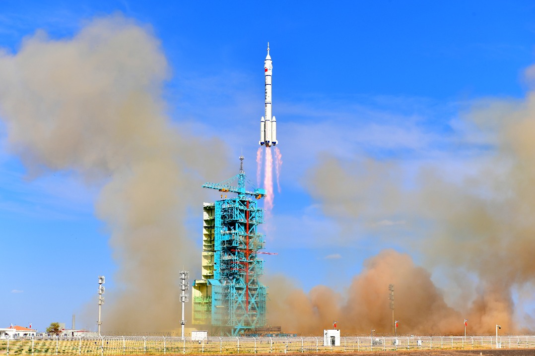 China launches three new crew members to space station