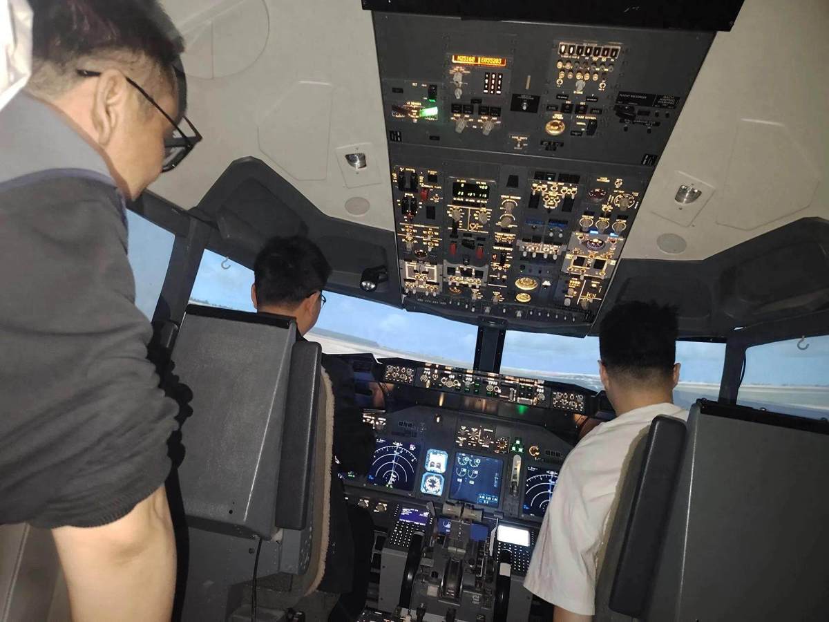 NETDA empowers youth aviation education with flight simulation cabin