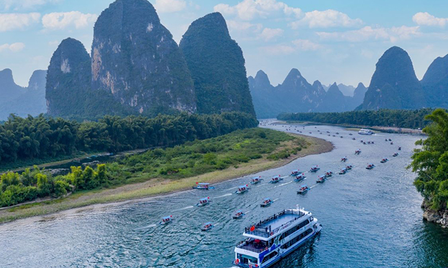 Guilin welcomes visitors during May Day holiday