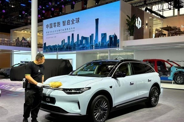 Auto revolution: Consumers behind wheel, automakers best buckle up