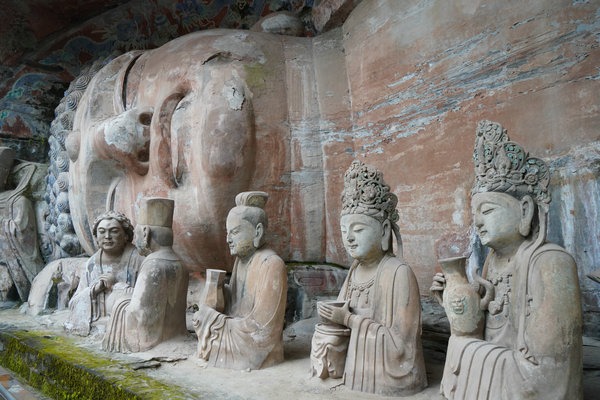 Travelers race for Dragon Boat holiday destinations