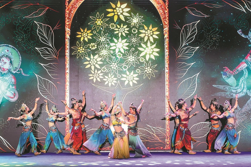 Xinjiang unveils plan to draw over 400 million visits annually