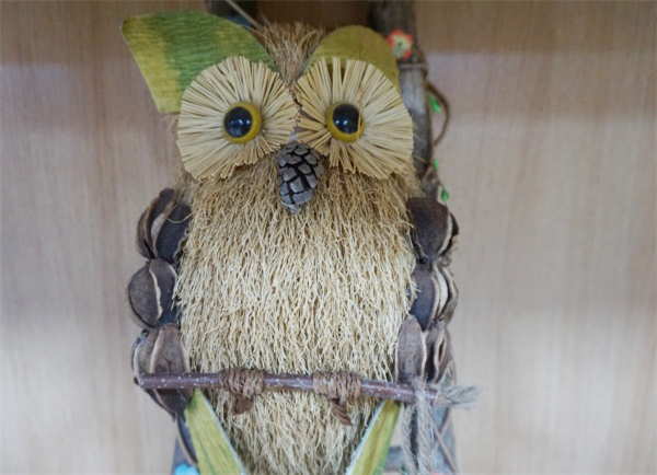 Traditional broom-making thrives in Inner Mongolia