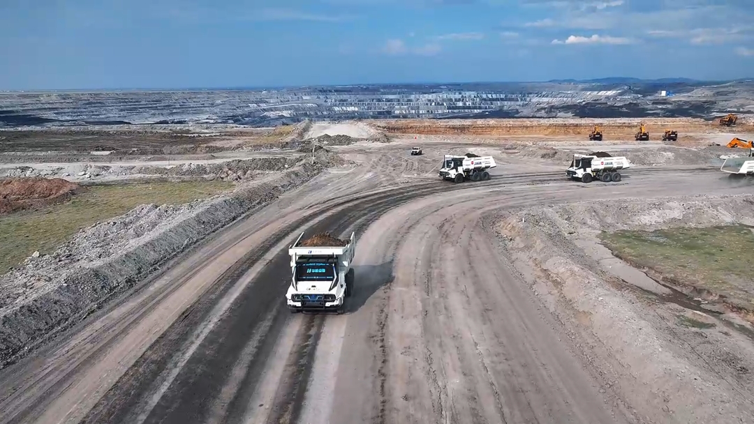 Green unmanned mining trucks help Inner Mongolia slash emissions