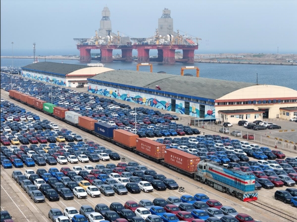 China completes first single-document sea-rail combined cargo transport
