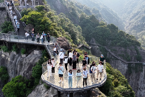 Wenzhou sees tourism boom during Dragon Boat Festival with over 2.16 million visits