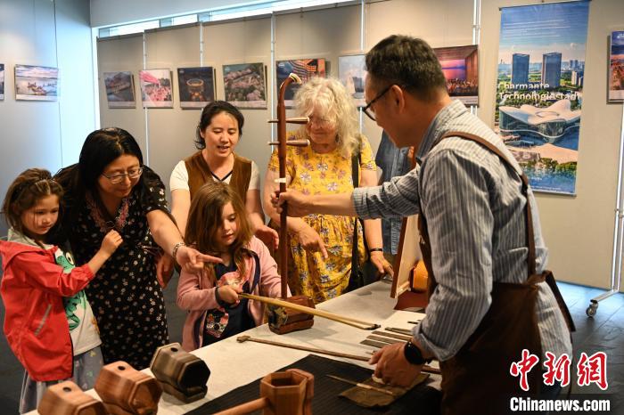 Wuxi spotlights cinematic capabilities in Berlin