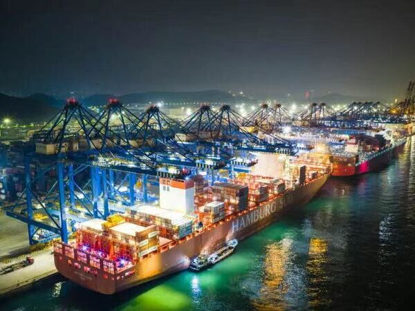 Qingdao Port automated terminal sets 13th world record in operating efficiency