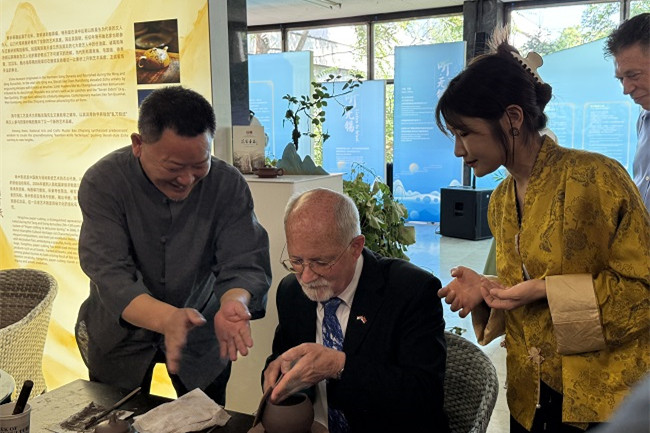 Wuxi's cultural industry shines in capital of Croatia