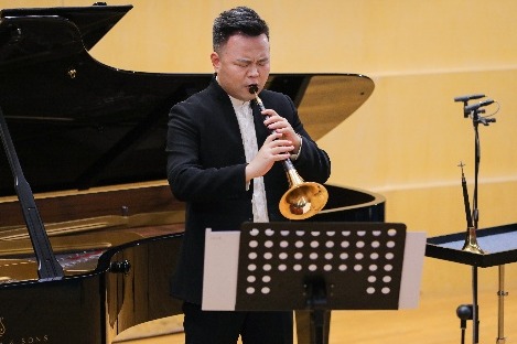 Suona player shows its range and versatility