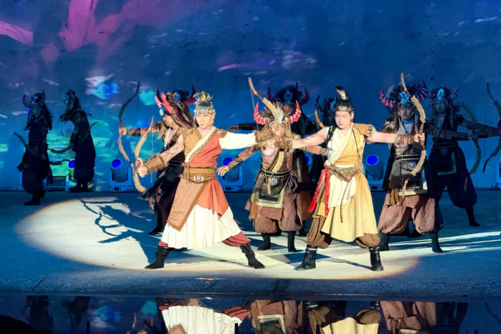 'Changbai Love Song' illuminates the night