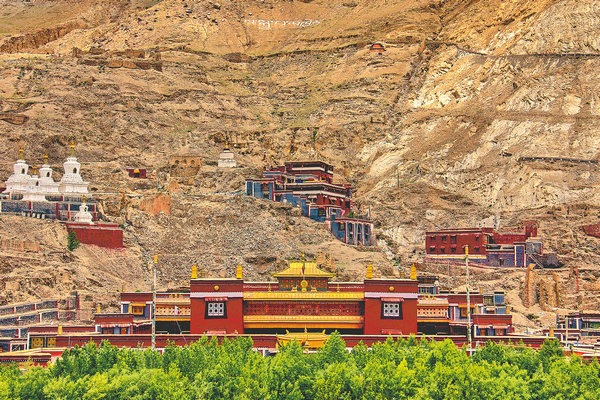Sakya Monastery preserves relics and ancient texts