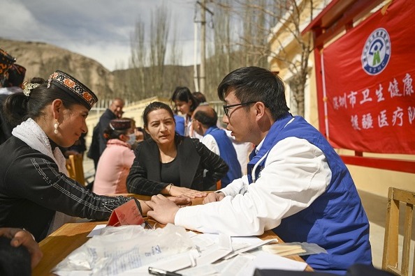 Medical assistance gives a boost to healthcare in Xinjiang