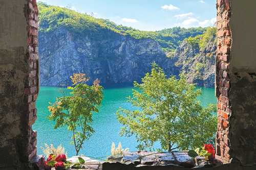 Jaded city visitors refreshed by Anji county's natural highs