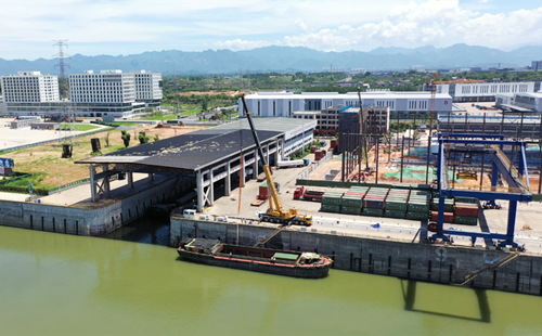 Quzhou facilitates convenient logistics for exporting oversized cargo