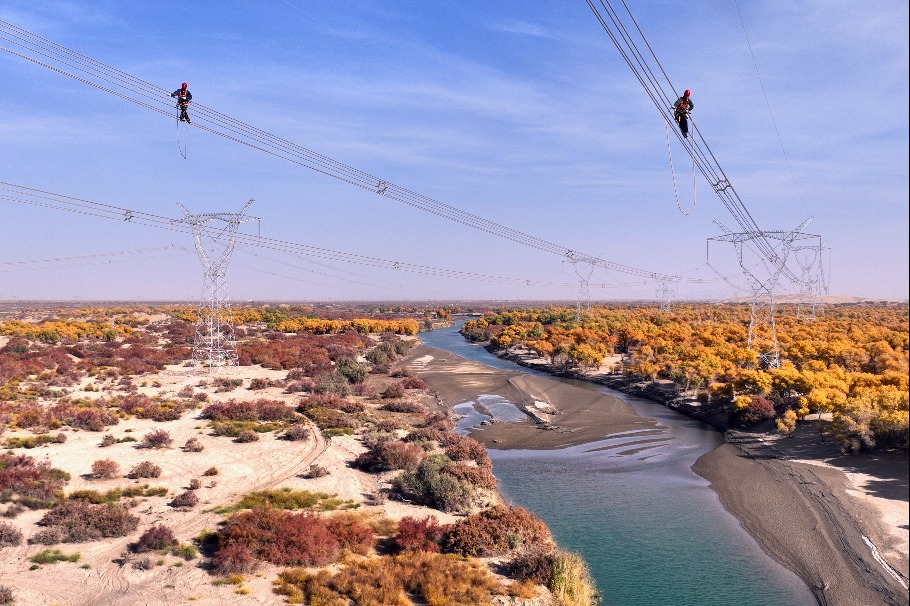 China completes 'power expressway loop' around southern Xinjiang desert