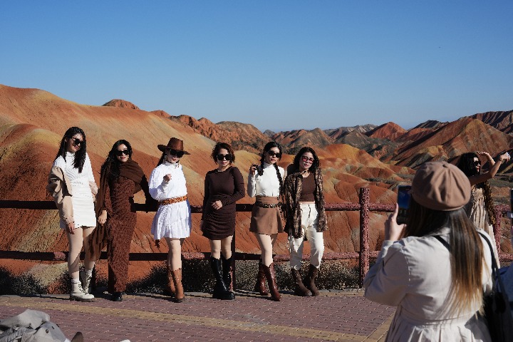 China-Malaysia mutual visa-free agreement comes into force