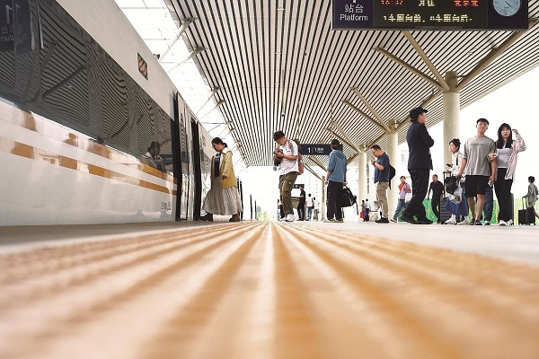 Baotou Railway Station readies for summer travel rush