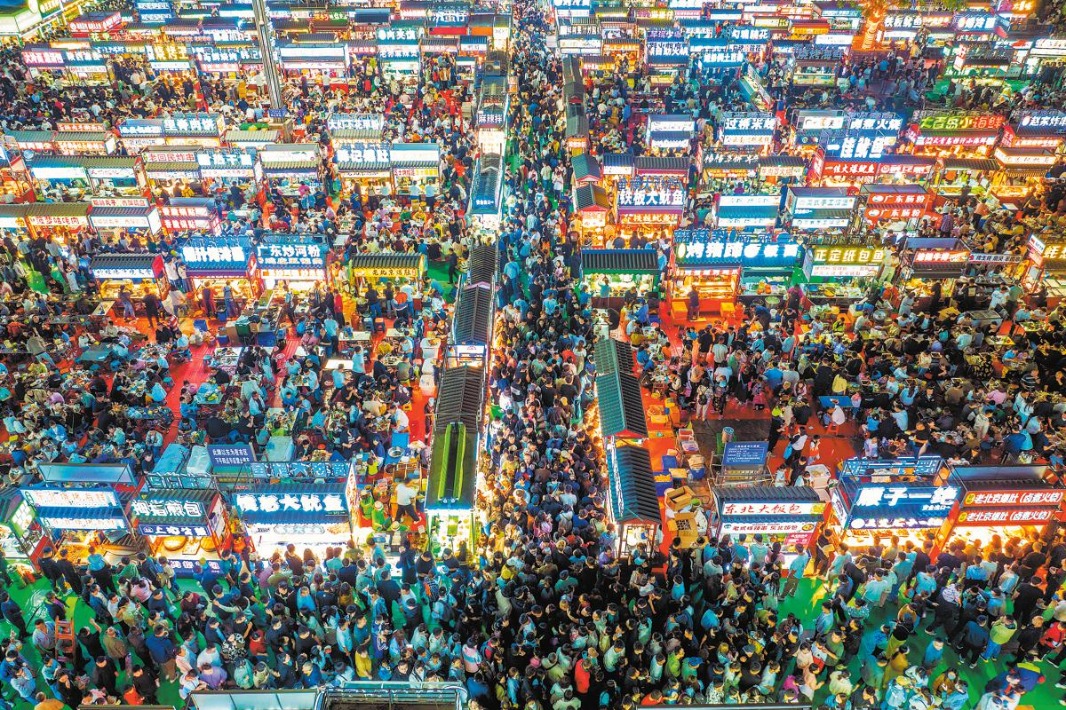 Night market breathes life into old town