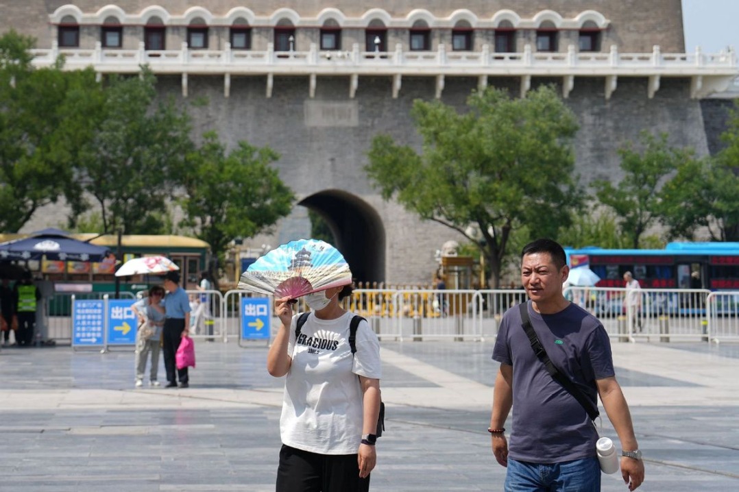 Northern China and Beijing hit with intense heatwave