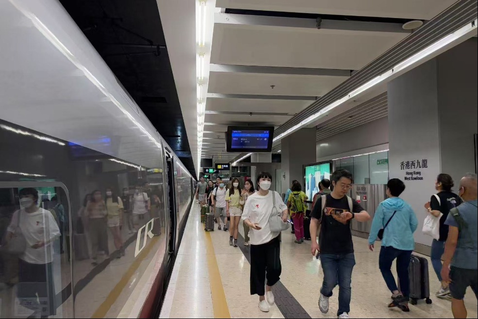 Greater Bay Area rail passenger flows surge