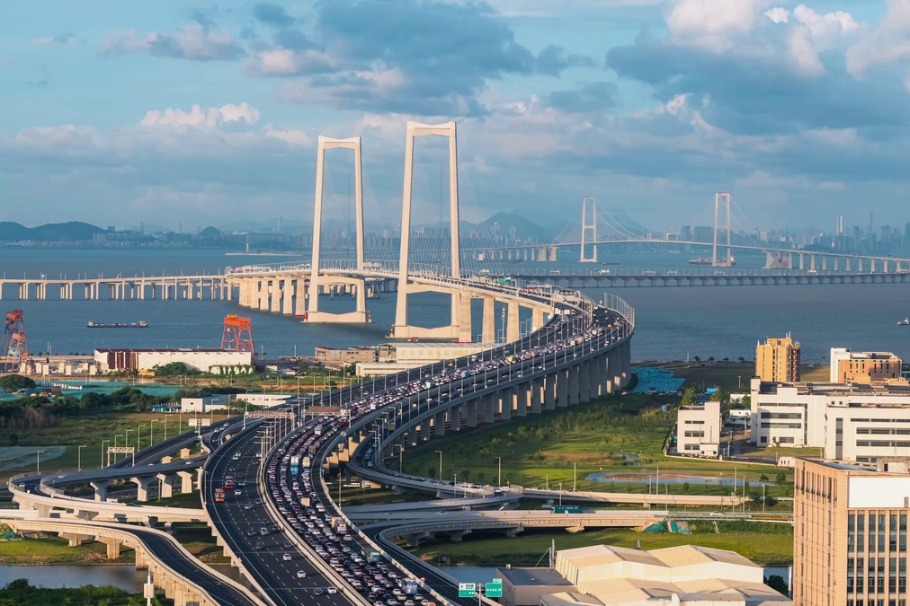Shenzhen-Zhongshan Link surpasses 30 million vehicles in first year