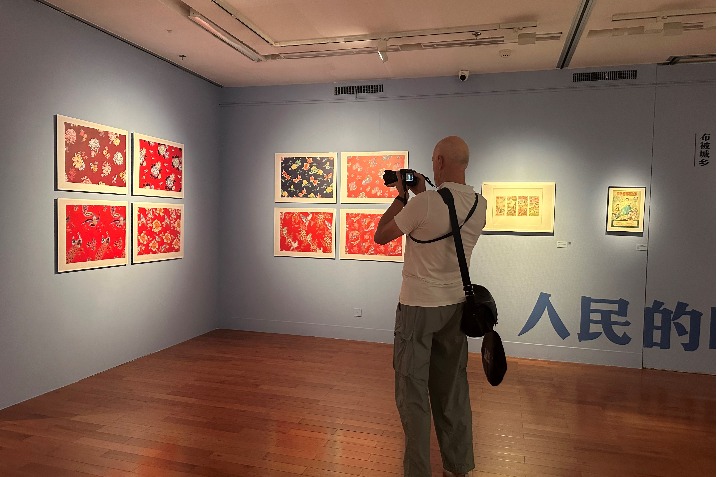 Wuhan exhibition presents design works from 1949-59