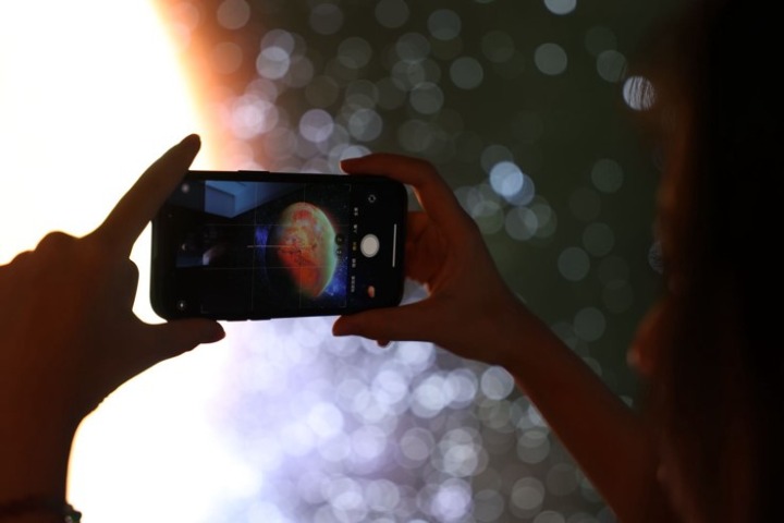 Sci-fi Mars experience exhibition debuts in Wuhan