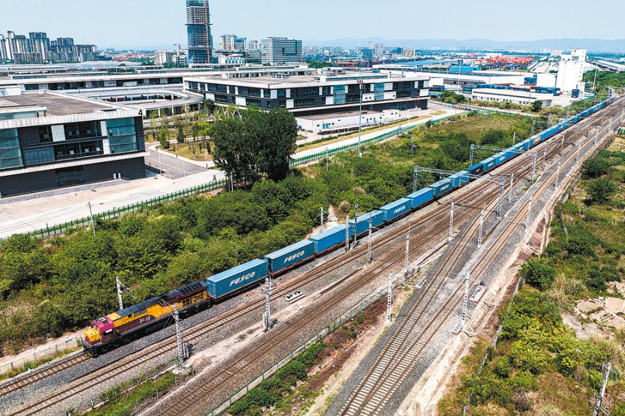 New rail-sea route gets Sichuan specialty foods to Africa fresher and faster