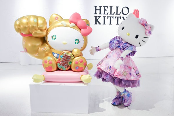 Hello Kitty says 'hi' to Beijing museum